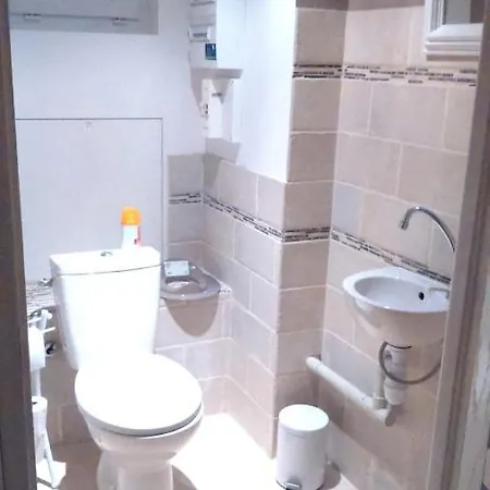 House With 3 Bedrooms In Bolleville With Enclosed Garden And Wifi 17 Km From The Beach